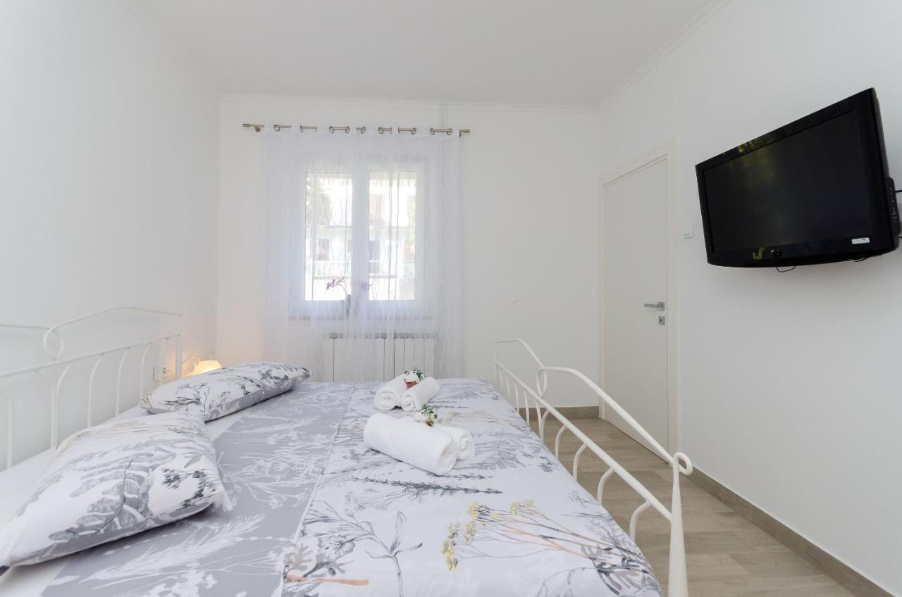 Apartment Zdenko Ровинь Экстерьер фото